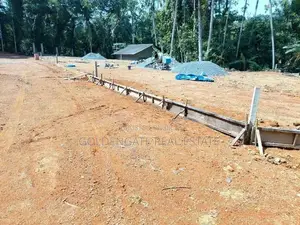 Valuable New Dewalopin Land for Sale Near the Ganemulla Rd at Kadawath