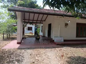 දළදගම නගරයේ AG Office පිටිපස පිහිටි නිවස සහ ඉඩම විකිණීමට ඇත
