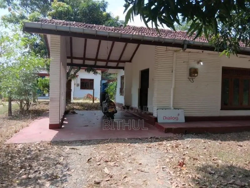 දළදගම නගරයේ AG Office පිටිපස පිහිටි නිවස සහ ඉඩම විකිණීමට ඇත
