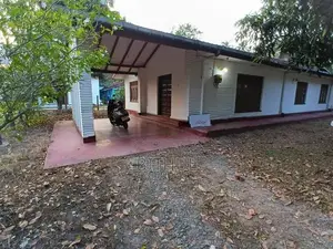 දළදගම නගරයේ AG Office පිටිපස පිහිටි නිවස සහ ඉඩම විකිණීමට ඇත