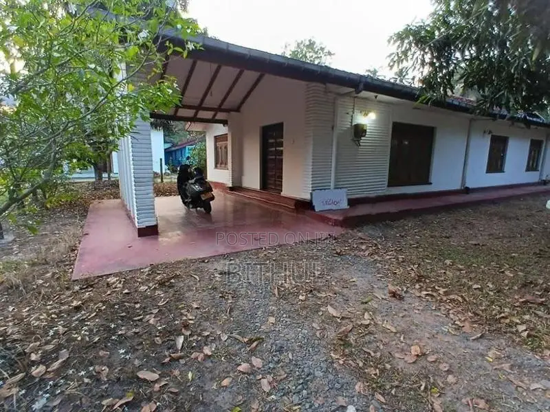 දළදගම නගරයේ AG Office පිටිපස පිහිටි නිවස සහ ඉඩම විකිණීමට ඇත