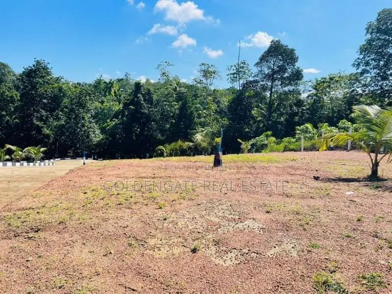 Kalagedihena Land for Sale