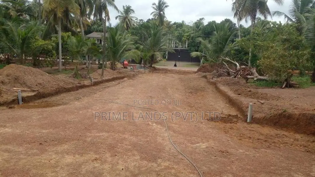 හික්කඩුව මාජුවානෙන් පදිංචියට සුපිරි බිම් කොටස්