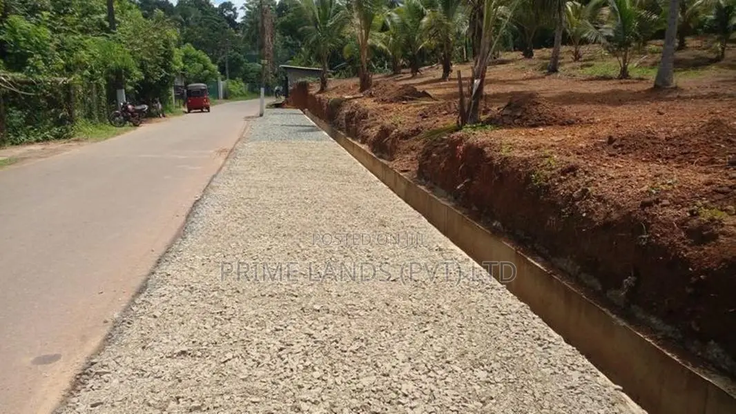 හික්කඩුව මාජුවානෙන් පදිංචියට සුපිරි බිම් කොටස්