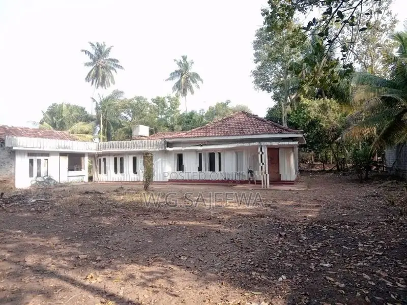 109 Perch Land with House for Sale Nainamadama