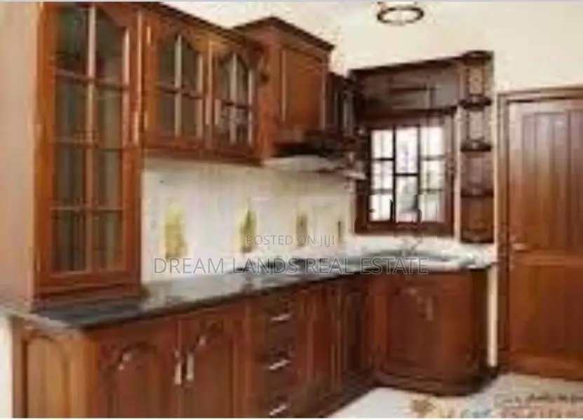 Mt Laviniya 3 Story Fully Firnished Laxary House for Rent ( R - 865 )
