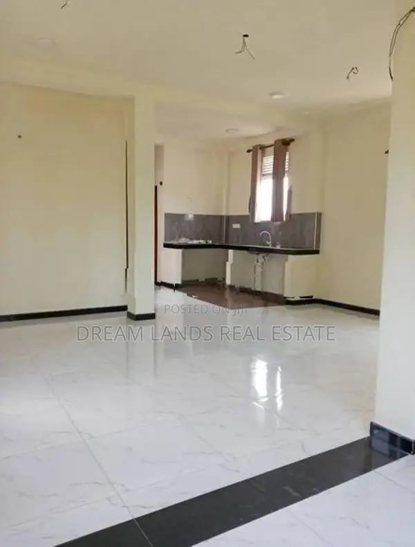 Mt Laviniya Upstairs Unit for Rent ( R-867 )