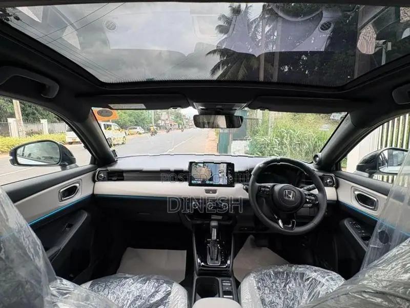 Honda Vezel Z PLAY MOON ROOF 2026