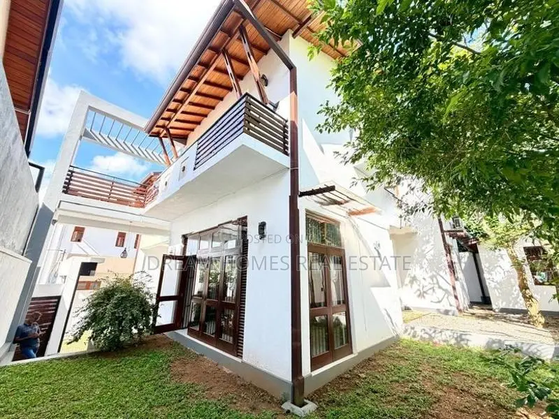 Premium 3-Storey Luxury Residence for Sale in Kotte – Baddagana