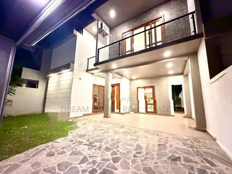 8.8 Perch House For Sale In Boralesgamuwa