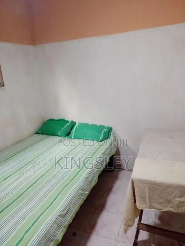 Single Room For Girl/S In Delkanda Nugegoda