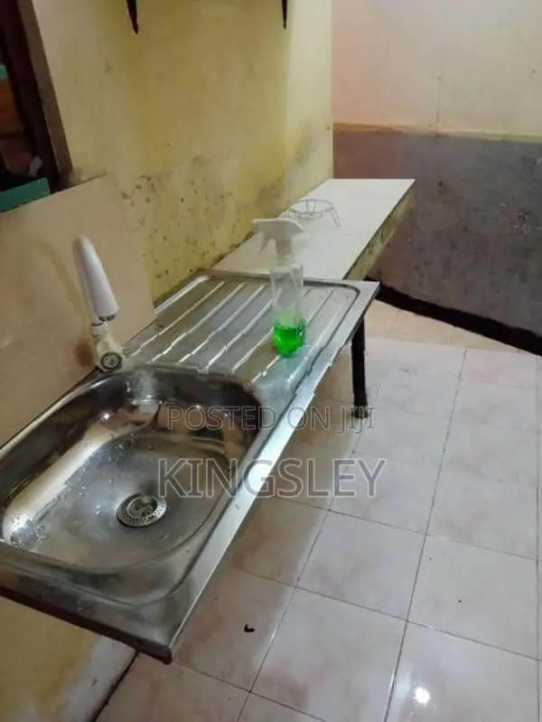 Single Room For Girl/S In Delkanda Nugegoda