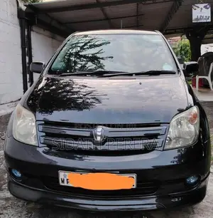 Toyota IST 2004