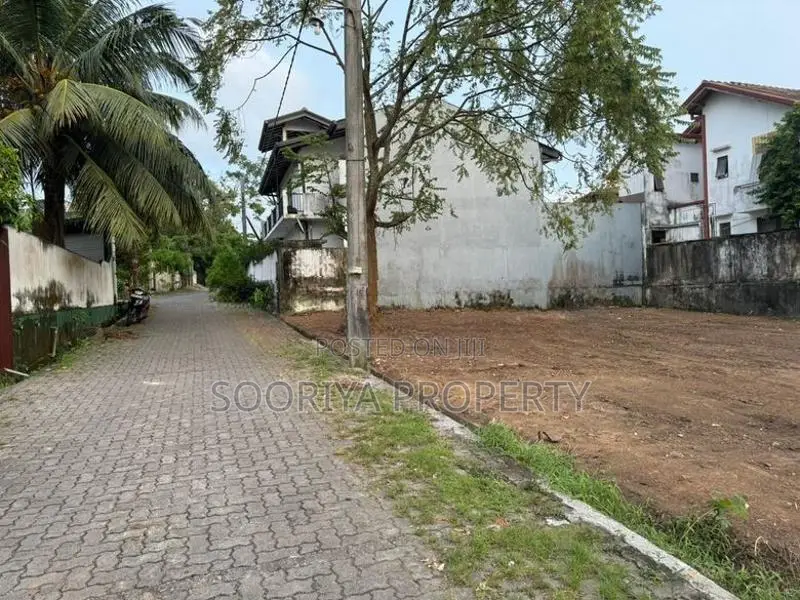 Superb Land for Sale in Miriswatta Piliyandala