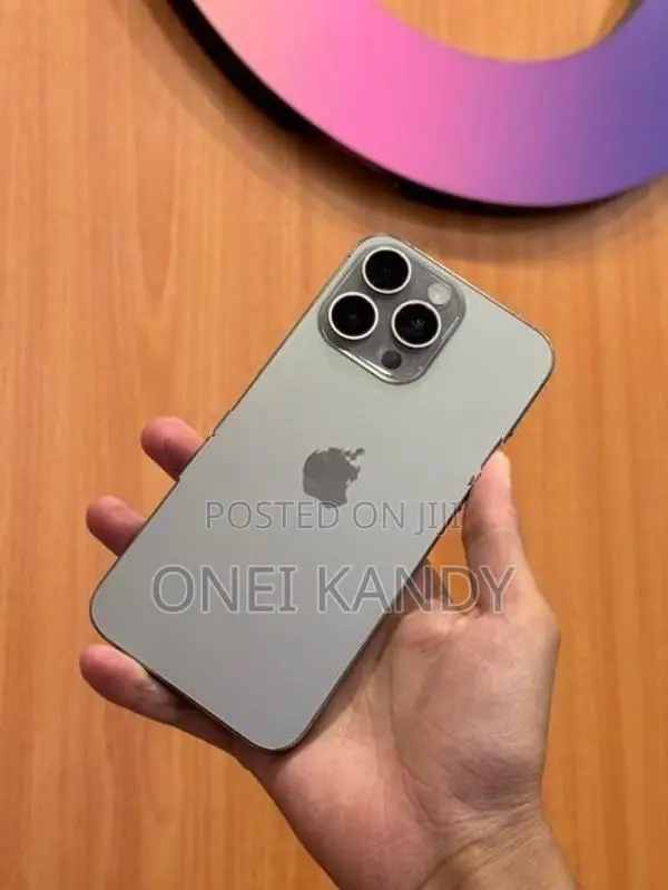 Apple iPhone 15 Pro Max 256GB (Used)