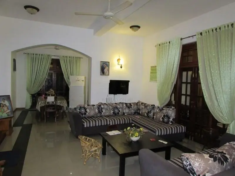 Malabe 15 Perches - Unfurnished House for Sale HL50989
