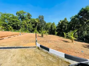 Kalagedihena Land for Sale