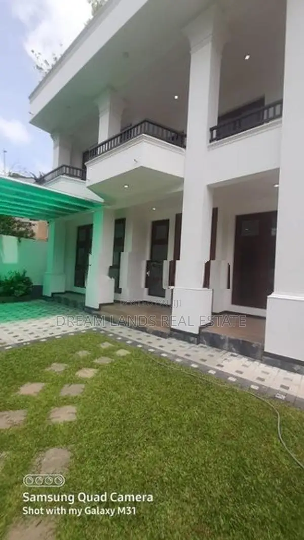 Brand new luxury house for sale Ja-ela