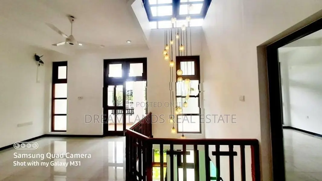 Brand new luxury house for sale Ja-ela