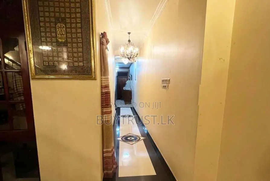 Four Story House for Sale in Colombo 09