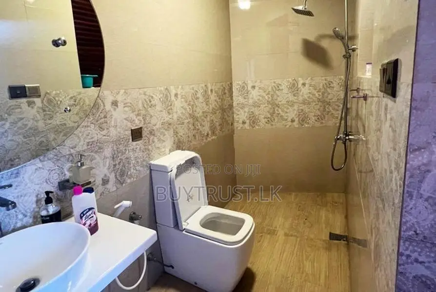 Four Story House for Sale in Colombo 09