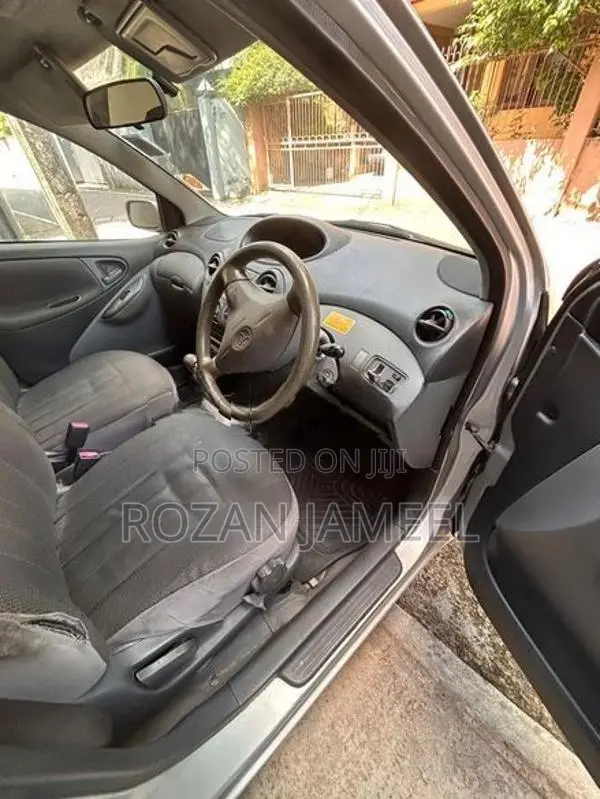 Toyota Vitz 2001
