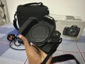 Canon 9000D