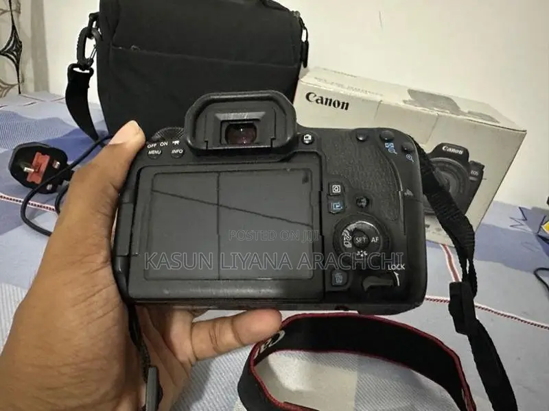Canon 9000D