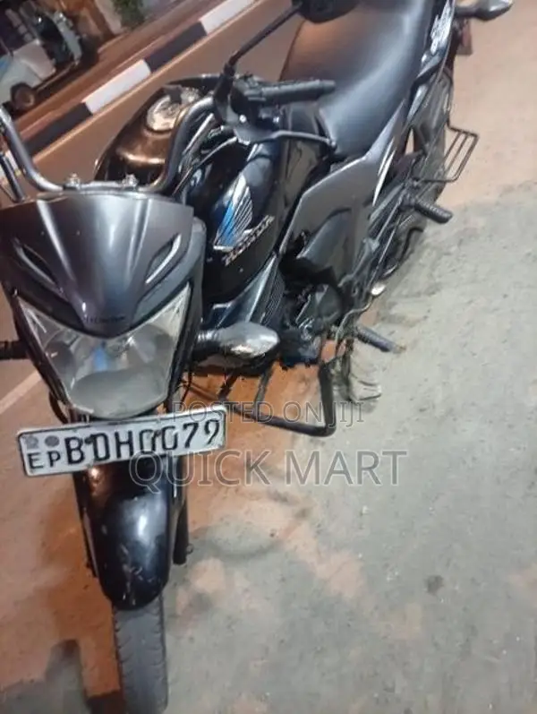Honda CB Trigger 2014