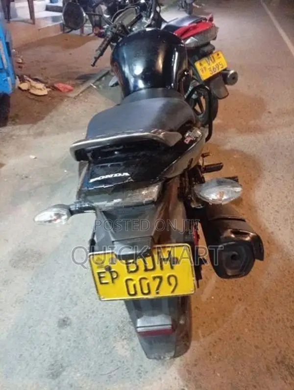 Honda CB Trigger 2014