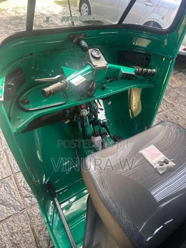Bajaj 4 Stroke 2013 Three Wheel (Used)