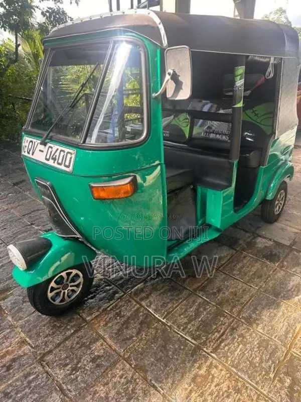 Bajaj 4 Stroke 2013 Three Wheel (Used)