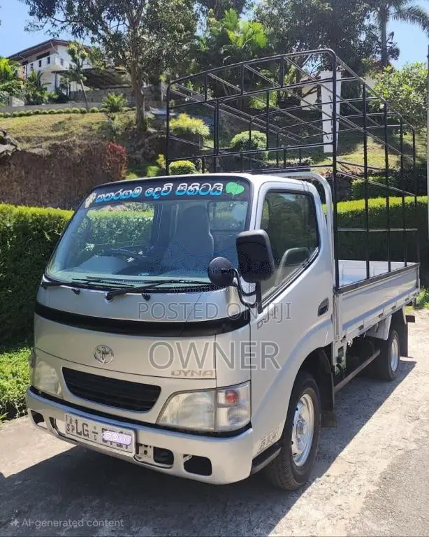 Toyota Dyna 2009 Lorry (Used)