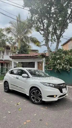 Honda Vezel 2014 SUV (Used)