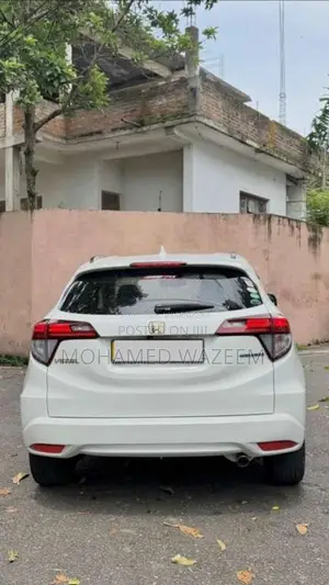 Honda Vezel 2014 SUV (Used)