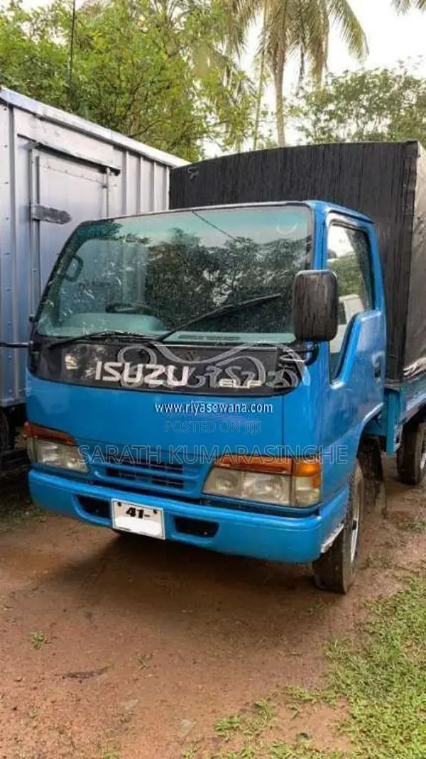 Isuzu ELF 1982 Lorry (Used)