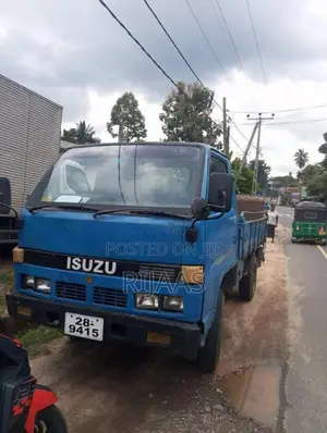 Isuzu Power Door Truck 1980 Lorry (Used)