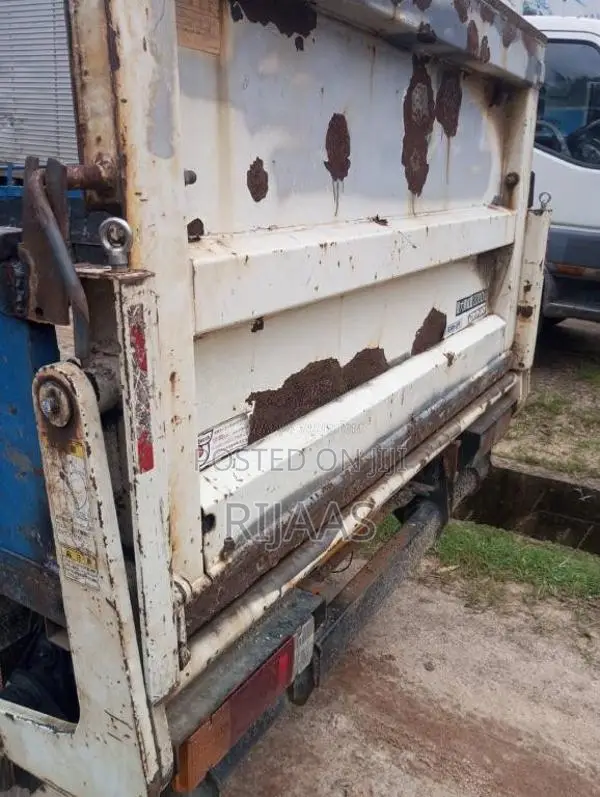 Isuzu Power Door Truck 1980 Lorry (Used)