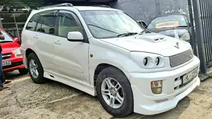Toyota RAV4 J 2000 SUV (Used)