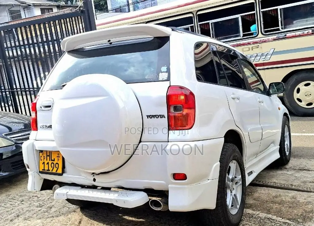 Toyota RAV4 J 2000 SUV (Used)