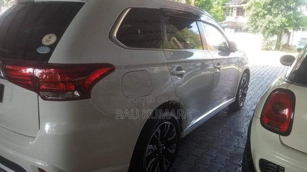 Mitsubishi Outlander 2015 SUV (Used)