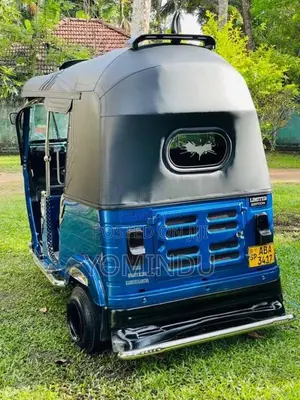 Bajaj RE 205 2015 Three Wheel (Used)