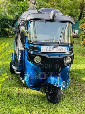 Bajaj RE 205 2015 Three Wheel (Used)