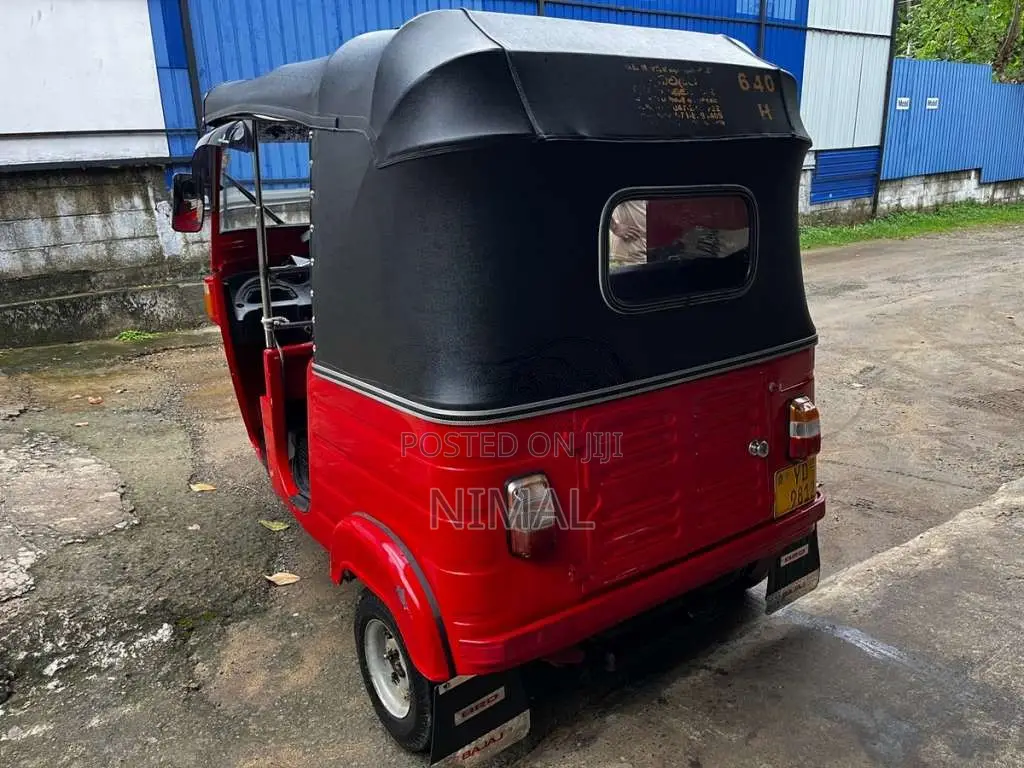 Bajaj 4 Stroke 2010 Three Wheel (Used)