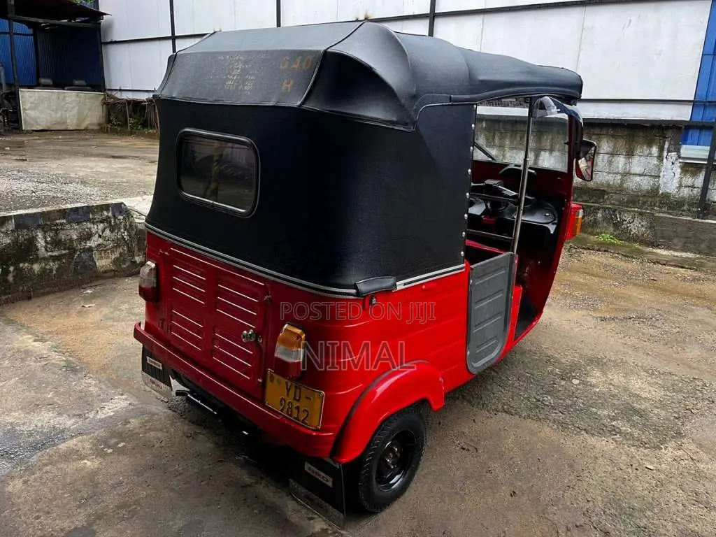 Bajaj 4 Stroke 2010 Three Wheel (Used)