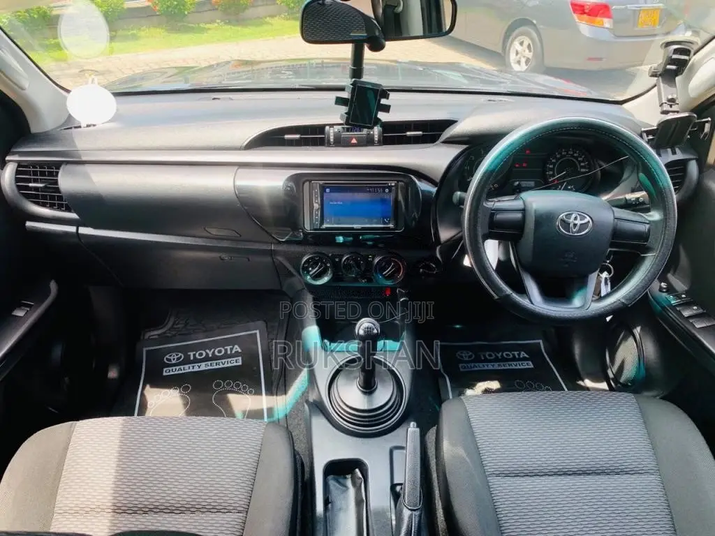 Toyota Hilux 2KD 2019 Pickup (Used)