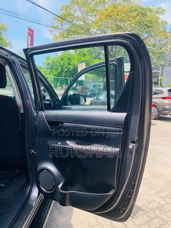 Toyota Hilux 2KD 2019 Pickup (Used)