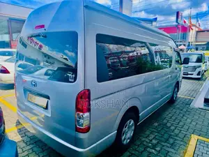 Toyota KDH 223 2026 Van (Used)