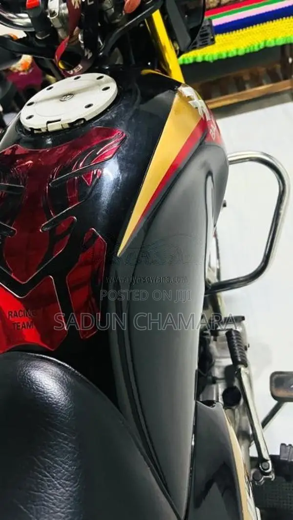 Bajaj Caliber 2004 Motorbike (Used)