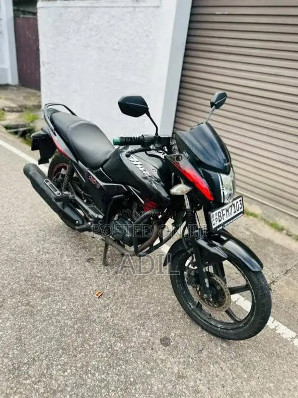 Hero Hunk 2017 Motorbike (Used)